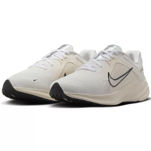 Nike WMNS  QUEST 5
