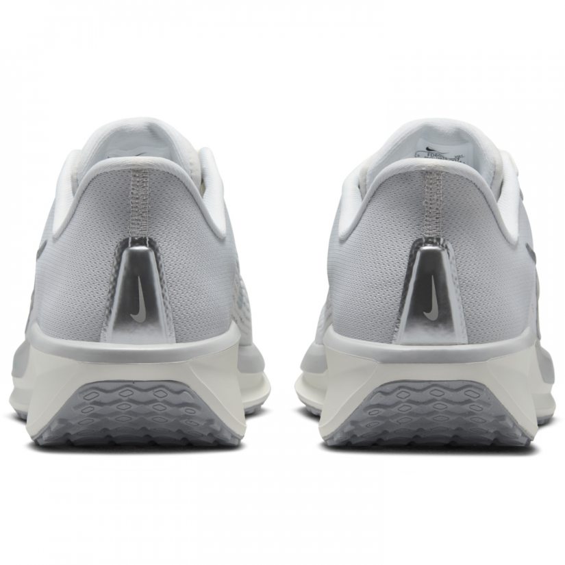 WMNS NIKE QUEST 6