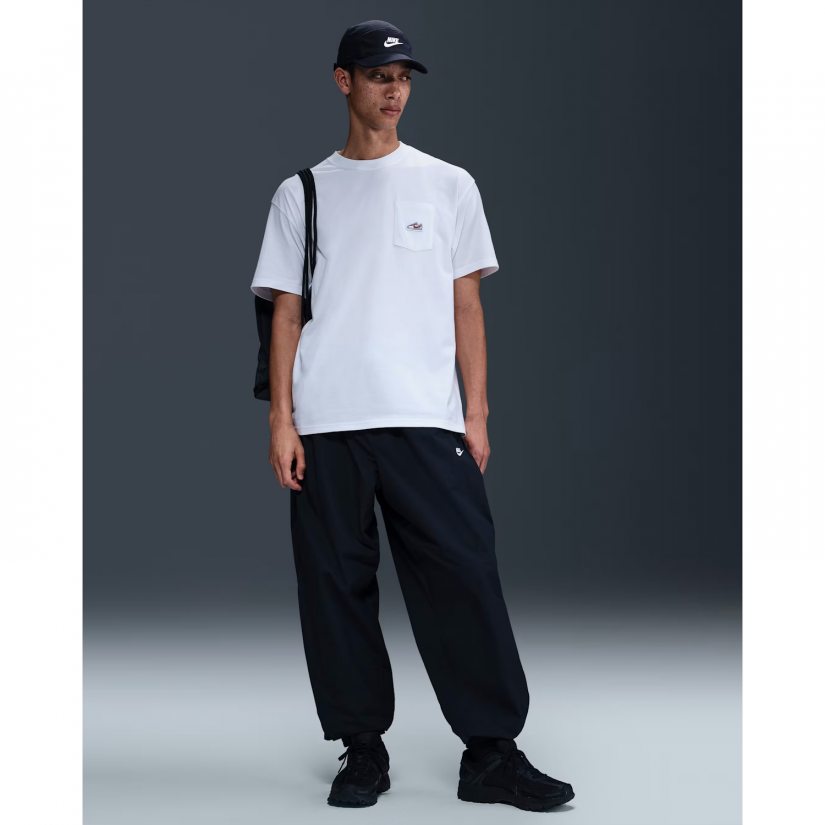 U NSW TEE M90 SNKR PTCH PKT 2